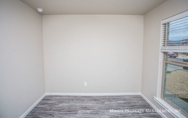 Building Photo - 2114 N. Ave. L-B