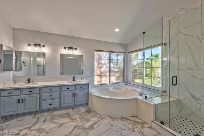 Building Photo - 800 Overview Dr