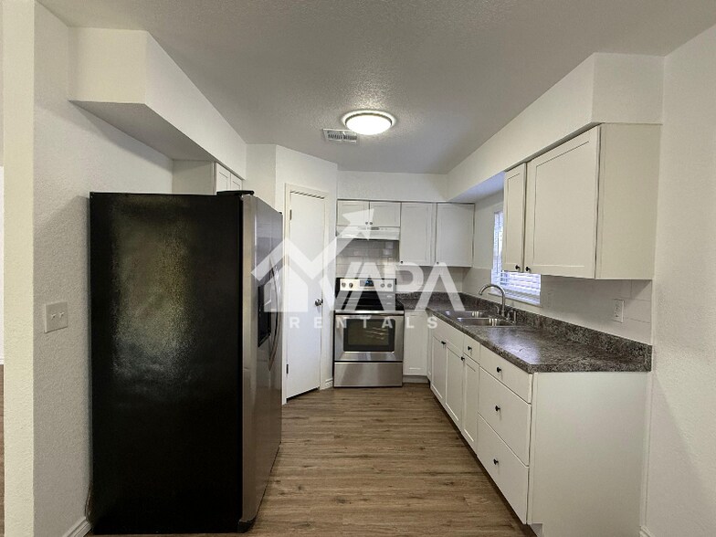 Building Photo - 5222 Tom Stafford Dr