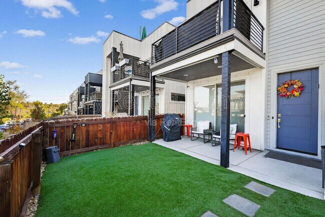 Building Photo - 1299 Newton St