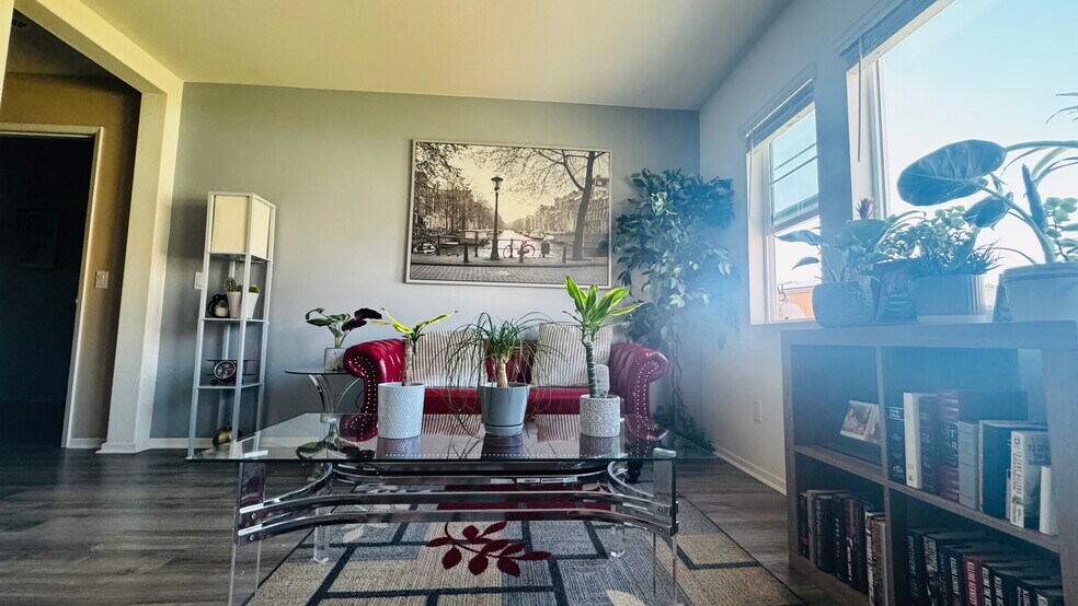 Building Photo - 1377 Provence Ct
