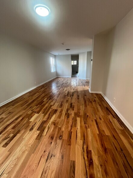 Primary Photo - 2643 W Armitage Ave
