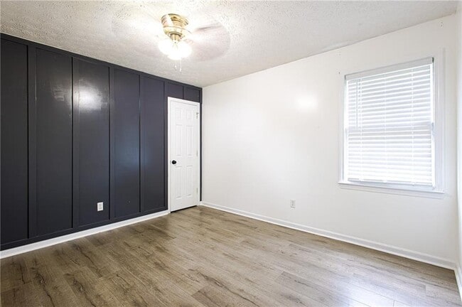 Building Photo - 4989 Lambeth Dr