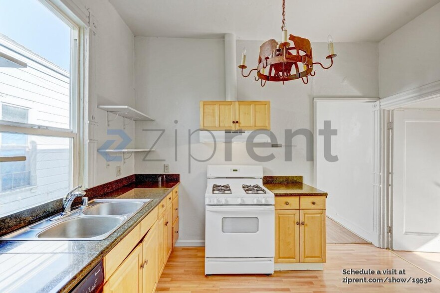 Building Photo - 965 56th St