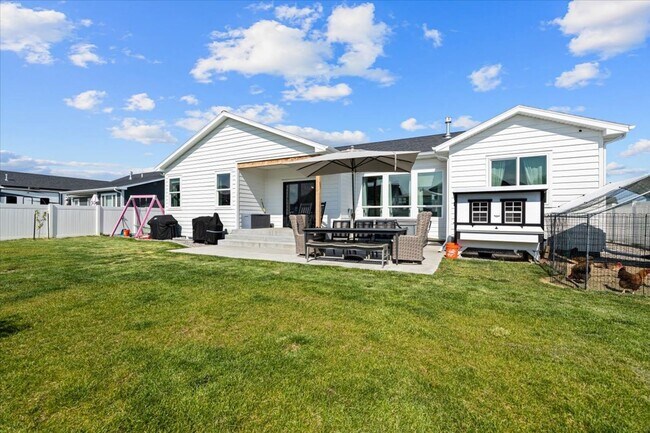 Building Photo - Beautiful Heights Home!