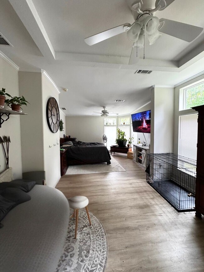 Building Photo - Spacious 5-Bedroom, 3-Bath Home with Marsh...