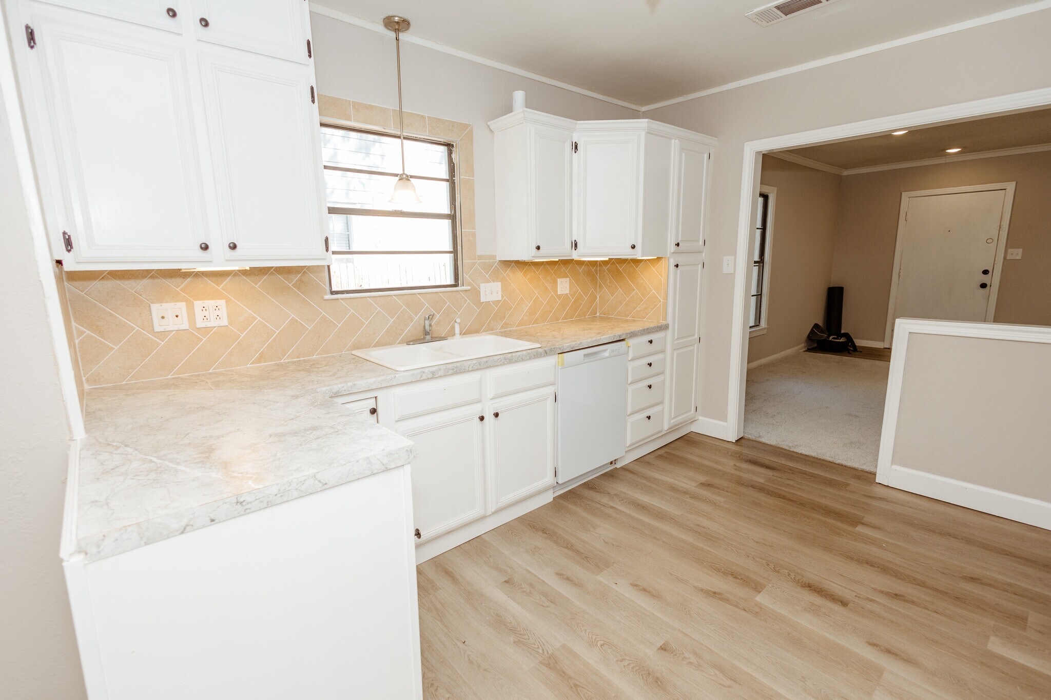 Building Photo - 3609 Cumberland Ave