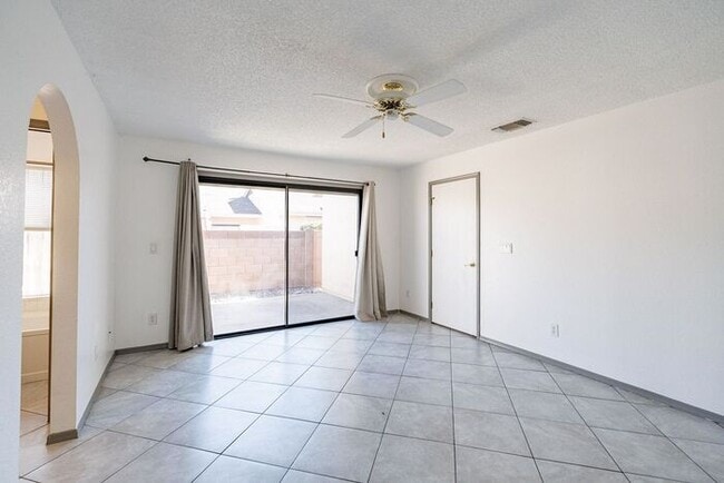 Building Photo - 2434 N Palo Hacha Dr