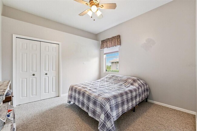Building Photo - 13049 Thoroughbred Dr