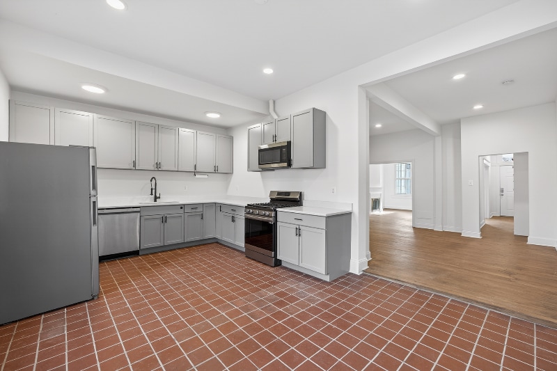 Building Photo - 1320 K St SE