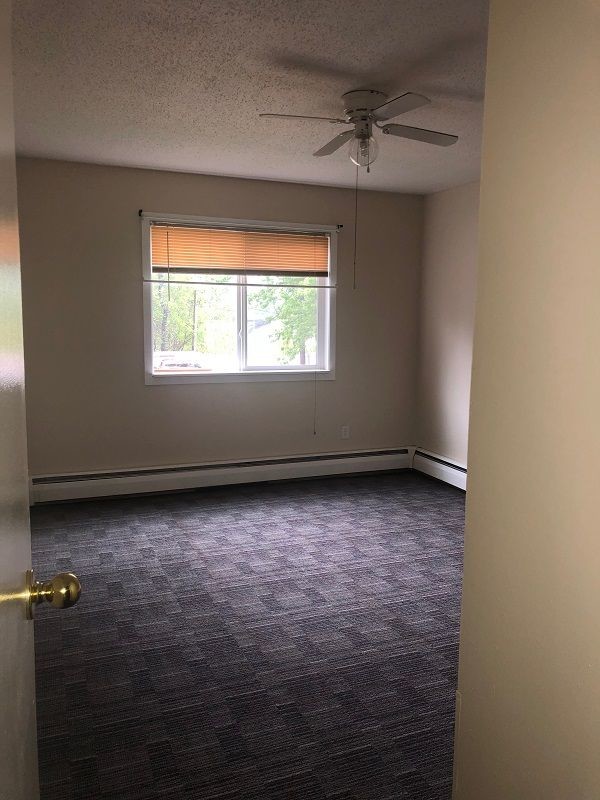 Building Photo - Cant Beat this Deal--590