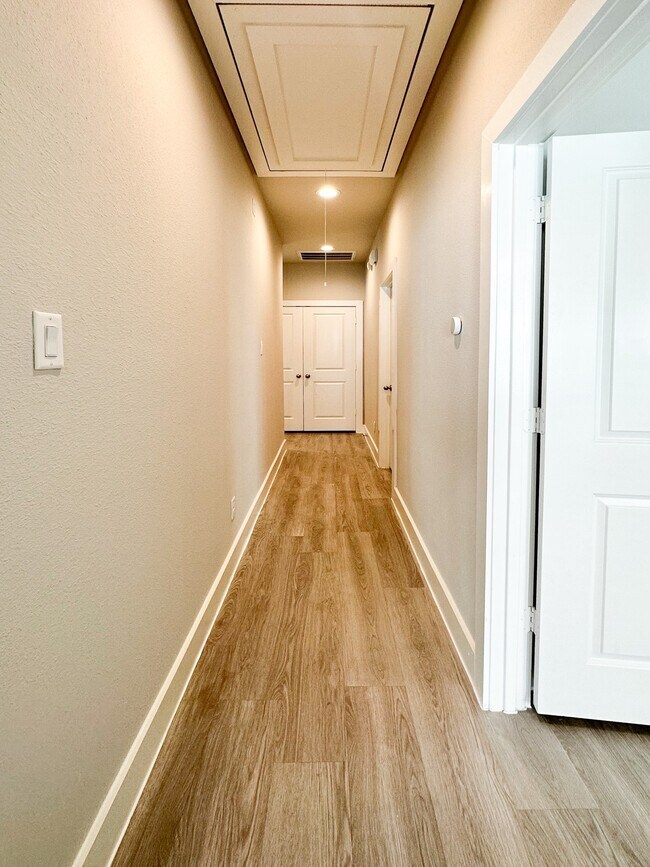 Building Photo - 9007 Lonestar Creekbend Ln