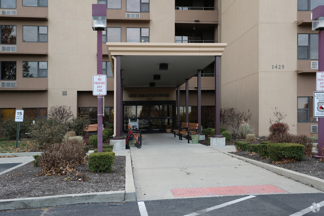 Building Photo - Olathe Towers