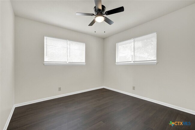 Building Photo - 334 Craddock Ave