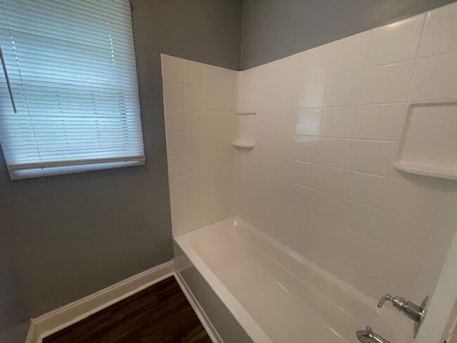 Building Photo - 1414 Springview Dr