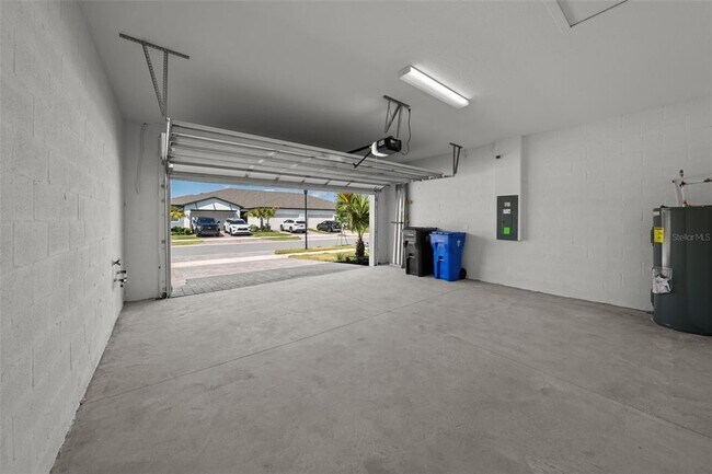 Building Photo - 3778 Maxwell Park Dr