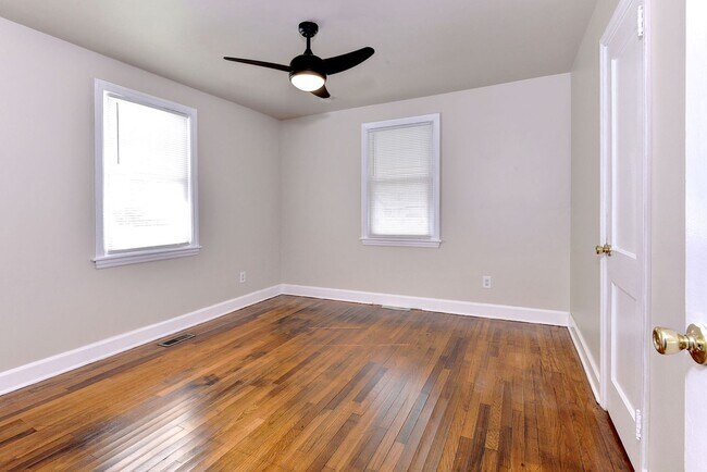 Building Photo - 606 Yorktown Rd