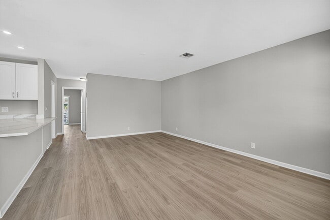 Building Photo - 42 Easthampton B