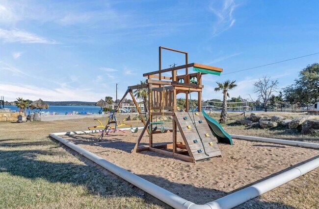 Building Photo - 604 Highcrest Dr