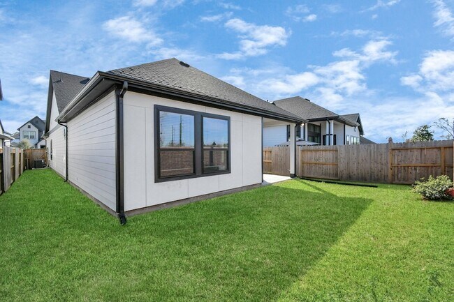 Building Photo - 1535 Park Path Dr