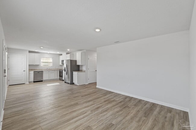 Building Photo - 6222 June Bug Dr