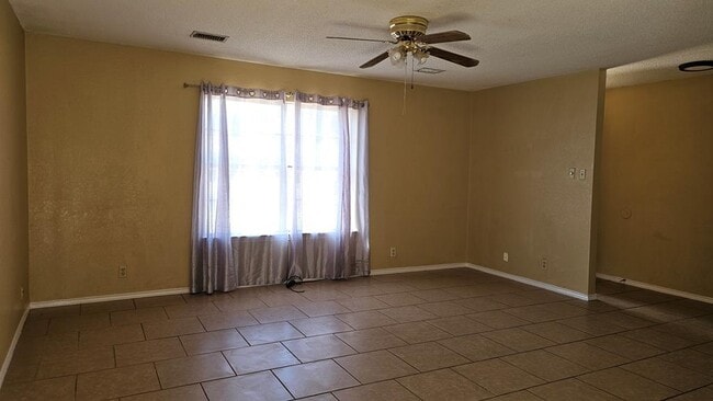 Building Photo - 4720 W Cuthbert Ave
