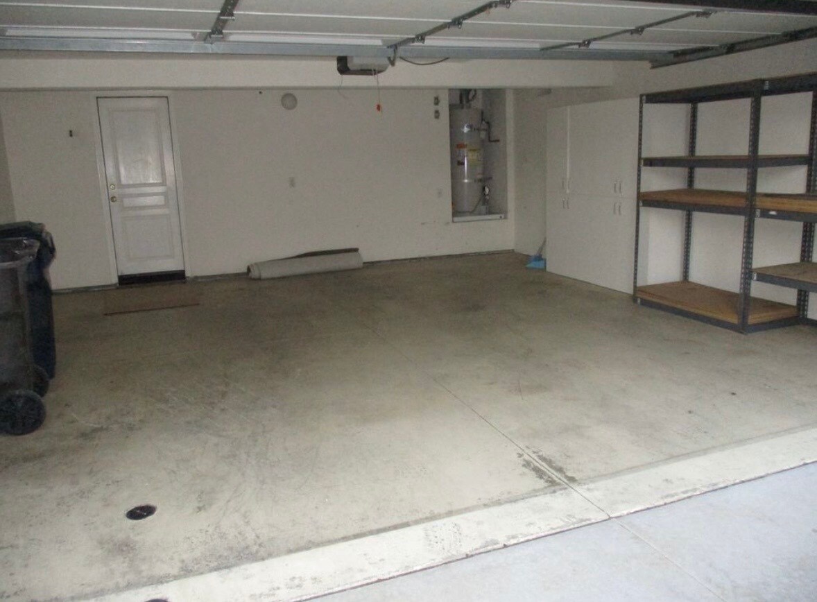 Building Photo - 7821 Daisy Cir