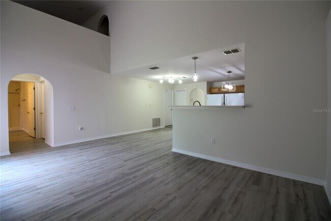 Building Photo - 1222 Myopia Hunt Club Dr