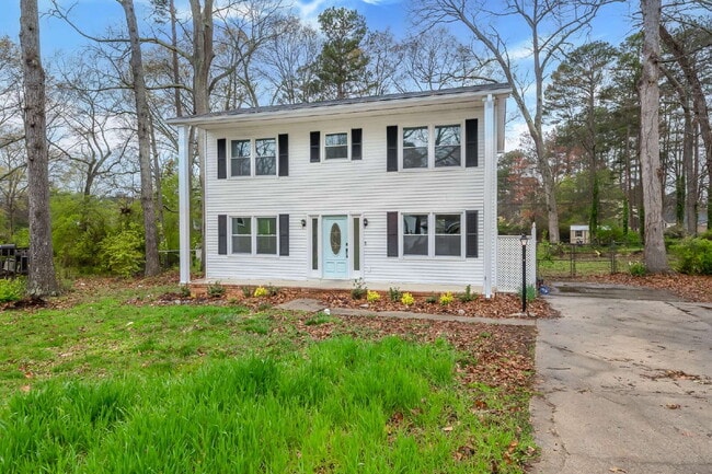 Building Photo - Beautiful 3 Bedroom, 2.5 Bath Home Tucked Away on Cul-de-Sac $1,825/mo rent
