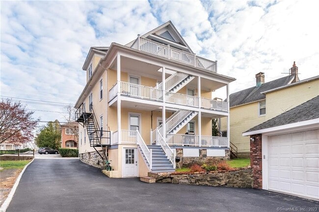 Building Photo - 310 Hamilton Ave