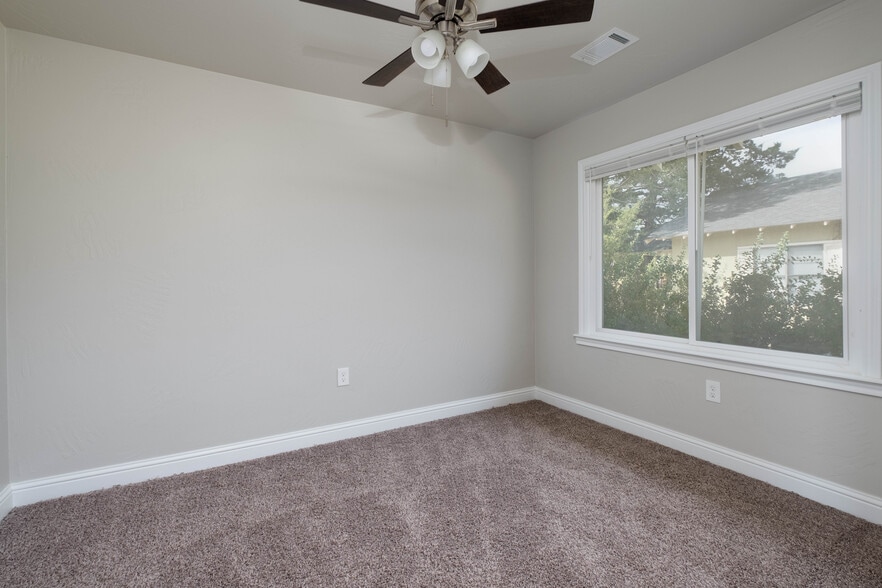 Building Photo - 2007 7th Ave