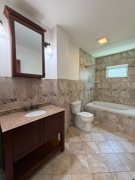 Building Photo - 38 Chipman St