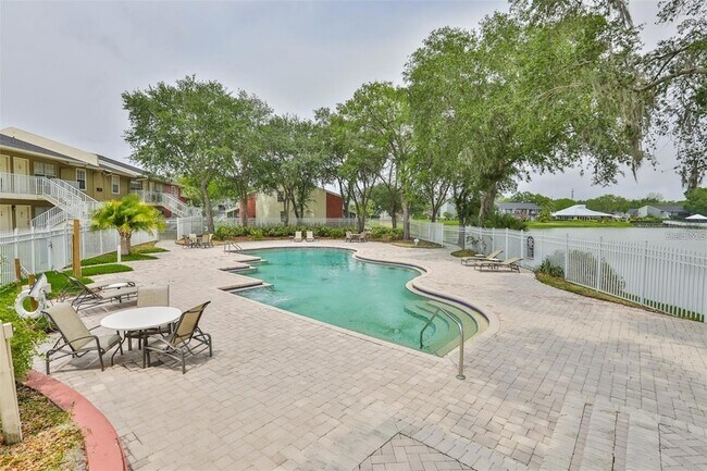 Building Photo - 215 Lake Brook Cir
