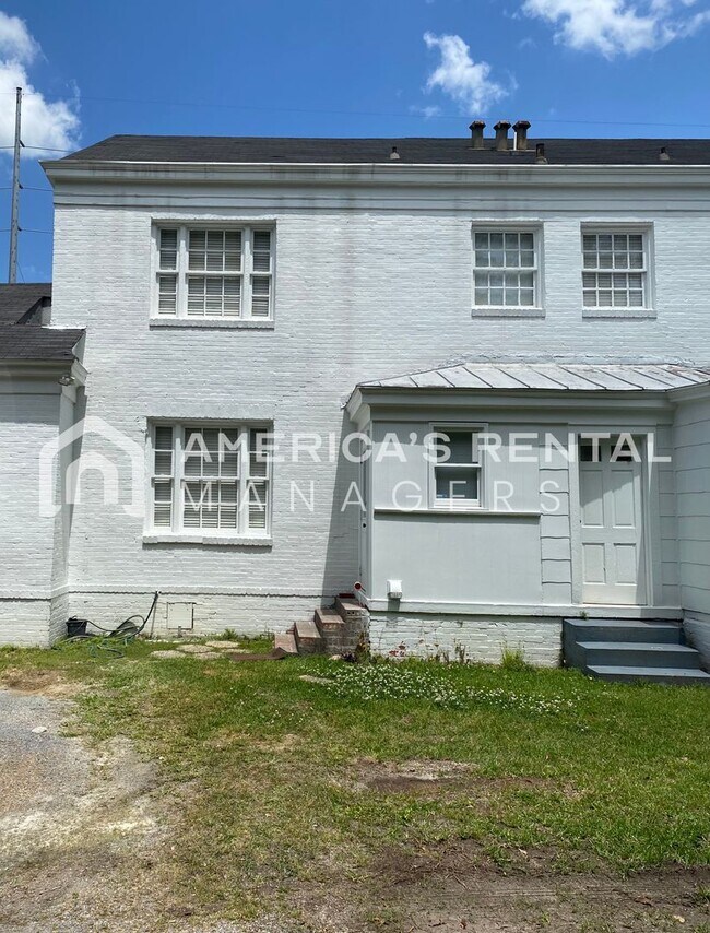Building Photo - Great Duplex Available for Rent in Montgom...
