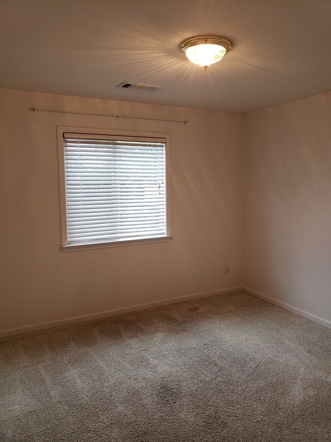 Building Photo - 881 Cally Ct