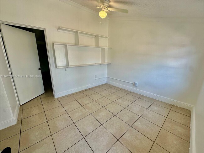 Building Photo - 2306 NW Flagler Terrace