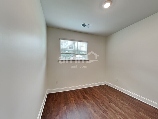 Building Photo - 609 Rivermist Drive