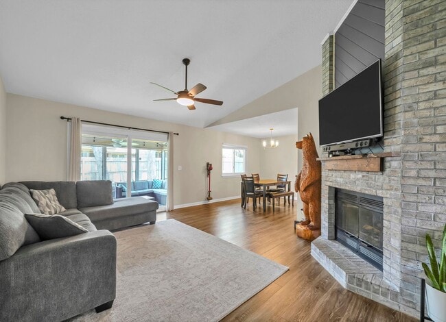 Building Photo - Home in Cedar Ridge