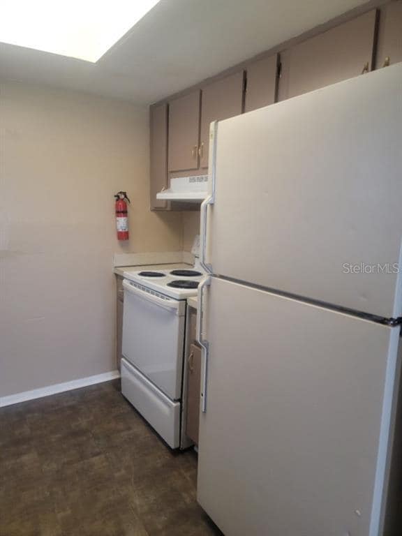 Building Photo - 4223 Parkside Dr