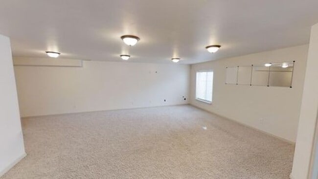 Building Photo - A PERFECT TOWNHOME IN EAGLE MOUNTAIN