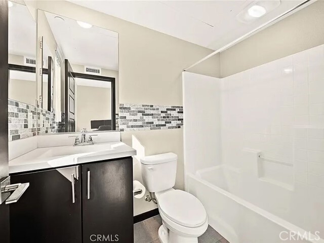 Building Photo - 132 Cadence