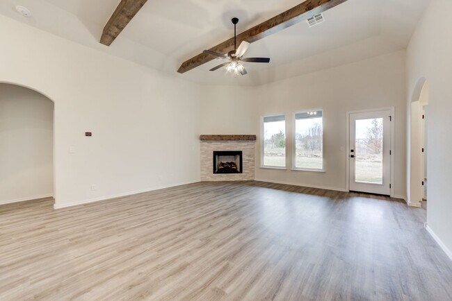 Building Photo - 4 BEDROOM CAPITAL HOME IN SAND SPRINGS!!!