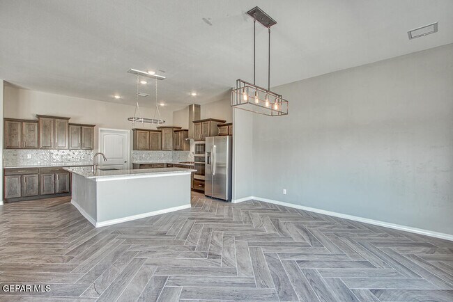 Building Photo - 14945 Tierra Haven Ave