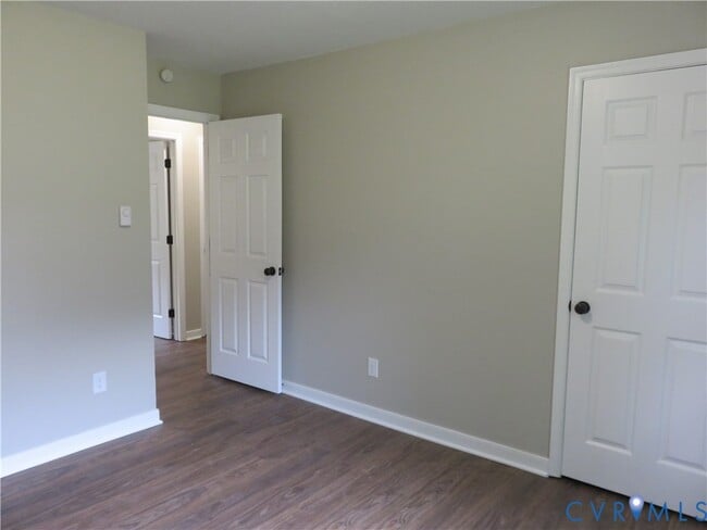 Building Photo - 117 N Ivy Ave