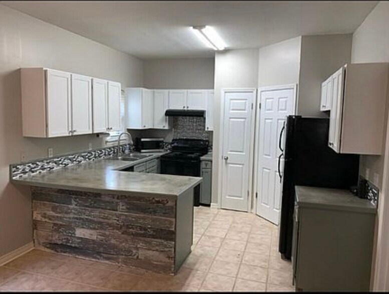 Building Photo - 5131 Butter Creek Ln