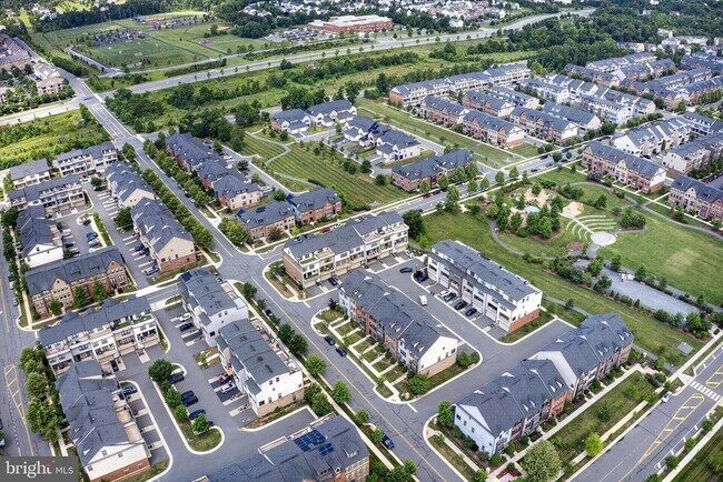 Building Photo - 22426 Philanthropic Dr