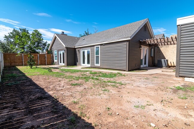 Building Photo - 3600 Monclave Dr