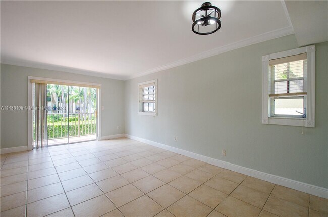 Building Photo - 8650 SW 109th Ave