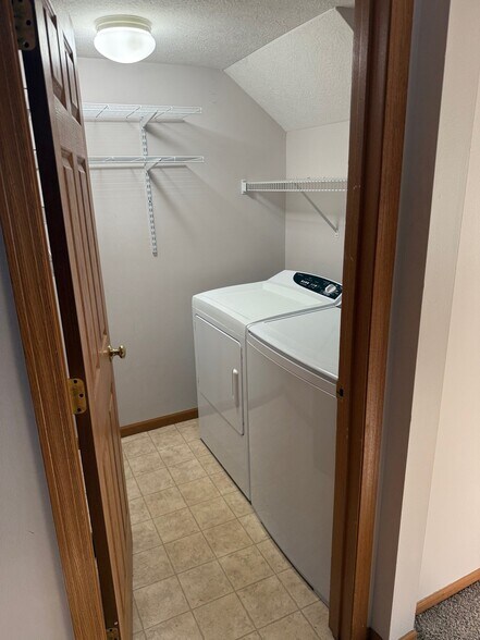 Laundry - 6186 New Albany Rd W