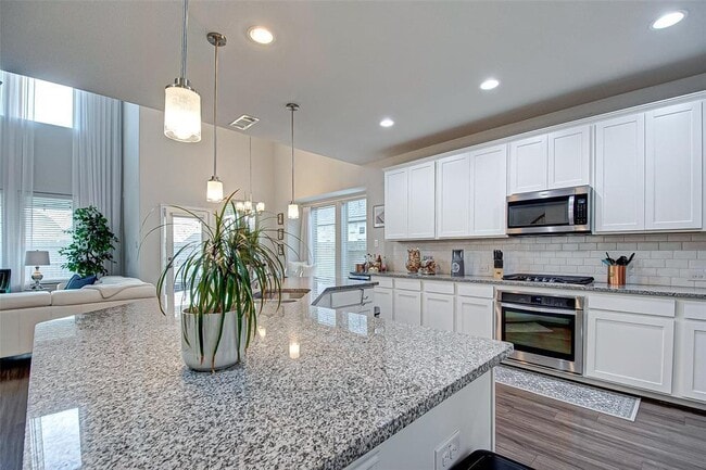 Building Photo - 23811 Via Viale Dr